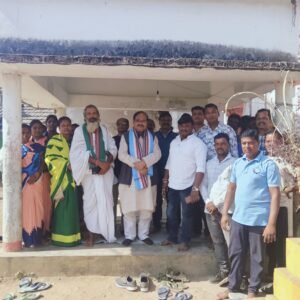 Read more about the article ବିଭିନ୍ନ ପଞ୍ଚାୟତ ଗସ୍ତ କରି ଲୋକଙ୍କ ସମସ୍ଯା ବୁଝିଲେ ବିଧାୟକ