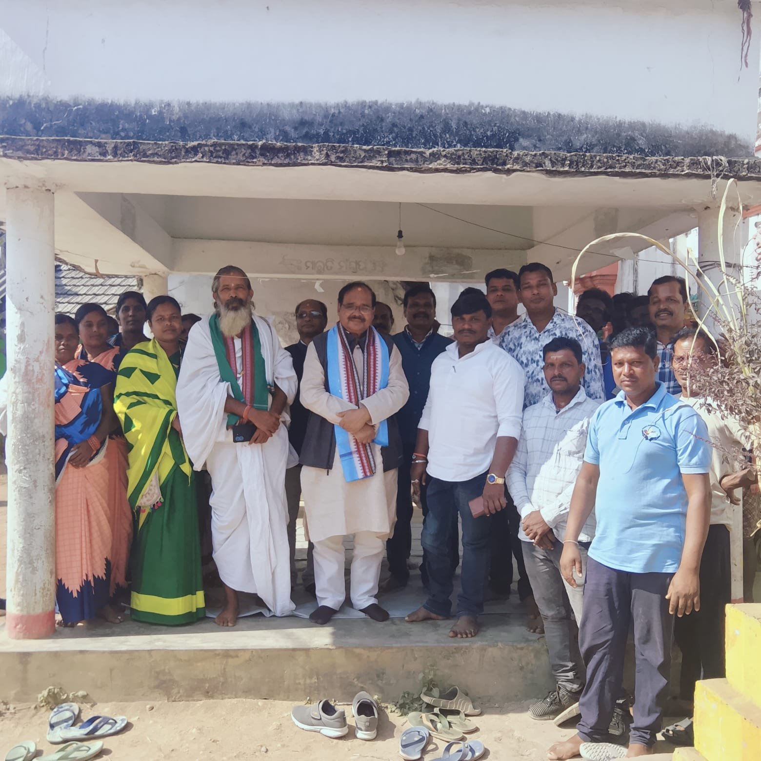 You are currently viewing ବିଭିନ୍ନ ପଞ୍ଚାୟତ ଗସ୍ତ କରି ଲୋକଙ୍କ ସମସ୍ଯା ବୁଝିଲେ ବିଧାୟକ