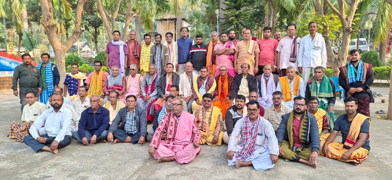 You are currently viewing ଆଞ୍ଚଳିକ ବୈଦିକ ବ୍ରାହ୍ମଣ ପରିଷଦର ଦ୍ଵିତୀୟ ସାଂଗଠନିକ ସଭା, ହିନ୍ଦୁ ମଠ ମନ୍ଦିରର ଉନ୍ନତୀକରଣ ନେଇ ନିଷ୍ପତ୍ତି