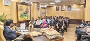 Read more about the article ଅନୁଗୁଳ ଗସ୍ତରେ ରାଜ୍ୟ ସମୀକ୍ଷା ମିଶନ, ଜିଲ୍ଲାର ସ୍ୱାସ୍ଥ୍ୟ ବିଷୟରେ ବୁଝିଲେ ୭ ଜଣିଆ ଟିମ୍