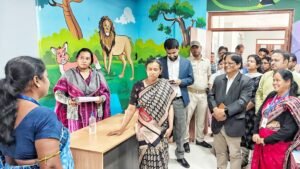 Read more about the article ଅନୁଗୁଳ ଗସ୍ତରେ ସ୍ୱାସ୍ଥ୍ୟ ସଚିବ, ଜିଲ୍ଲା ମୁଖ୍ୟ ଚିକିତ୍ସାଳୟ ପରିଦର୍ଶନ କରି କଲେ ସମୀକ୍ଷା