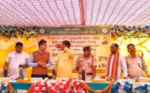 Read more about the article ସ୍ଵୟଂ ସହାୟକ ଗୋଷ୍ଠୀକୁ ପ୍ରୋତ୍ସାହନ ନିମନ୍ତେ ହାତ ଯନ୍ତ୍ର ଓ ବୈଦ୍ୟୁତିକ ଯନ୍ତ୍ରାଂଶ ବିତରଣ