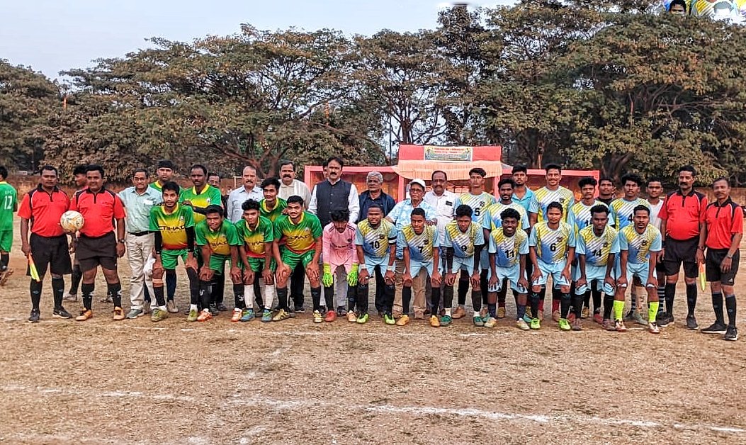 You are currently viewing ପଦ୍ମଚରଣ-ଶିବାନନ୍ଦ ସ୍ମାରକୀ ଫୁଟବଲ: ଡେରେଙ୍ଗକୁ ହରାଇ ବ୍ରଜନାଥପୁର ଚମ୍ପିୟାନ