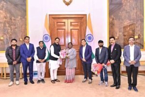 Read more about the article ରାଷ୍ଟ୍ରପତିଙ୍କୁ ସାକ୍ଷାତ କରି ଅନୁଗୁଳ ଜିଲ୍ଲାର ଉନ୍ନତି ନେଇ ଆଲୋଚନା କଲେ ବିଧାୟକ