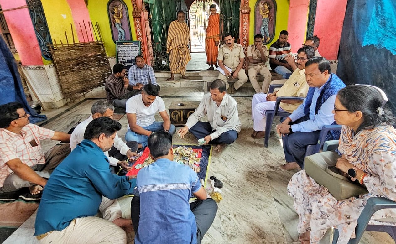 You are currently viewing ଖୋଲିଲା ପୁରୁଣାଗଡ଼ ମଦନମୋହନ ମନ୍ଦିର ହୁଣ୍ଡି: ବାହାରିଲା ନଗଦ ଟଙ୍କା ସହ ସୁନା ଓ ରୁପା