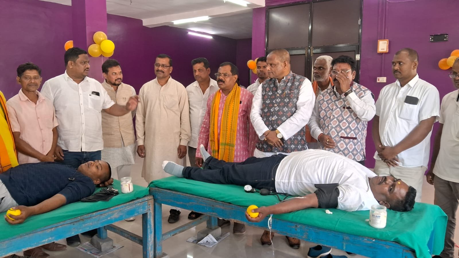 You are currently viewing ହନୁମାନଙ୍କ ବିଗ୍ରହ ଓ ମନ୍ଦିର ପ୍ରତିଷ୍ଠାରେ ଆୟୋଜିତ ହେଲା ରକ୍ତଦାନ ଶିବିର