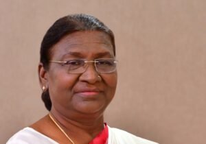 Read more about the article ଆଜିଠାରୁ ରାଷ୍ଟ୍ରପତିଙ୍କ ୬ ଦିନିଆ ଓଡ଼ିଶା ଗସ୍ତ: ଯାଜପୁର, ବାଲେଶ୍ବର, ପୁରୀ ଏବଂ ମୟୂରଭଞ୍ଜ ଜିଲ୍ଲାରେ ବିଭିନ୍ନ କାର୍ଯ୍ୟକ୍ରମରେ ଯୋଗ ଦେବେ