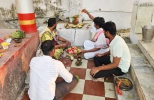 Read more about the article ଅନୁଗୁଳ ହୁଲୁରିସିଂହାରେ ବାସନ୍ତୀ ଦୁର୍ଗାପୂଜା ପାଇଁ ମାଟି ଅନୁକୂଳ ସମ୍ପନ୍ନ