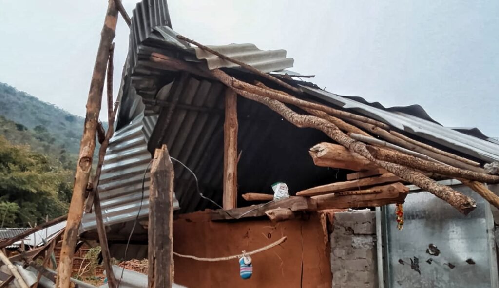 କାଳବୈଶାଖୀରେ ଉଜୁଡି ଗଲା ଘର, ସରକାରୀ ସହାୟତା ପାଇଁ ଦାବି