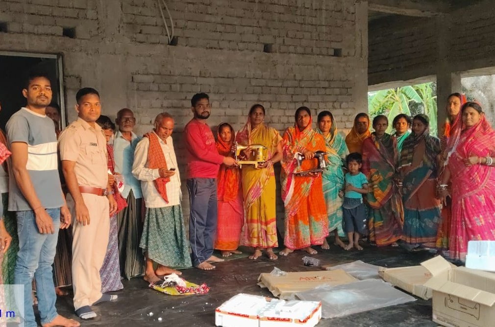 ଅନୁଗୁଳ ବନଖଣ୍ଡ ପକ୍ଷରୁ AJY ଯୋଜନାରେ ସିଲେଇ ମେସିନ ବଣ୍ଟନ: ସ୍ୱାବଲମ୍ବୀ ହେବେ ବନବାସୀ ମହିଳା