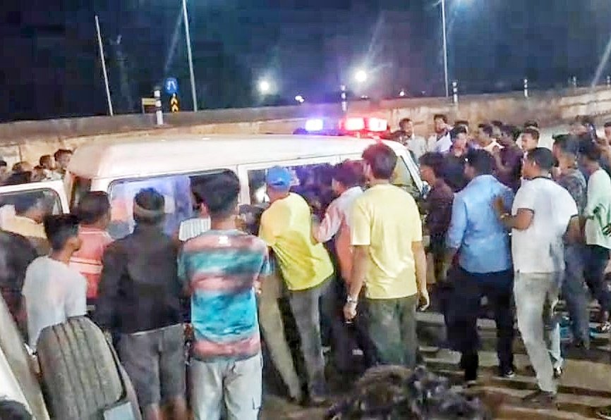 ପାଳଲହଡ଼ାରେ ପିଲା ଚୋର ଗୁଜବ: ଯୁବକଙ୍କୁ ସଂଘବଦ୍ଧ ଭାବେ ଅମାନୁଷିକ ମାଡ଼, ୪ ଅଟକ