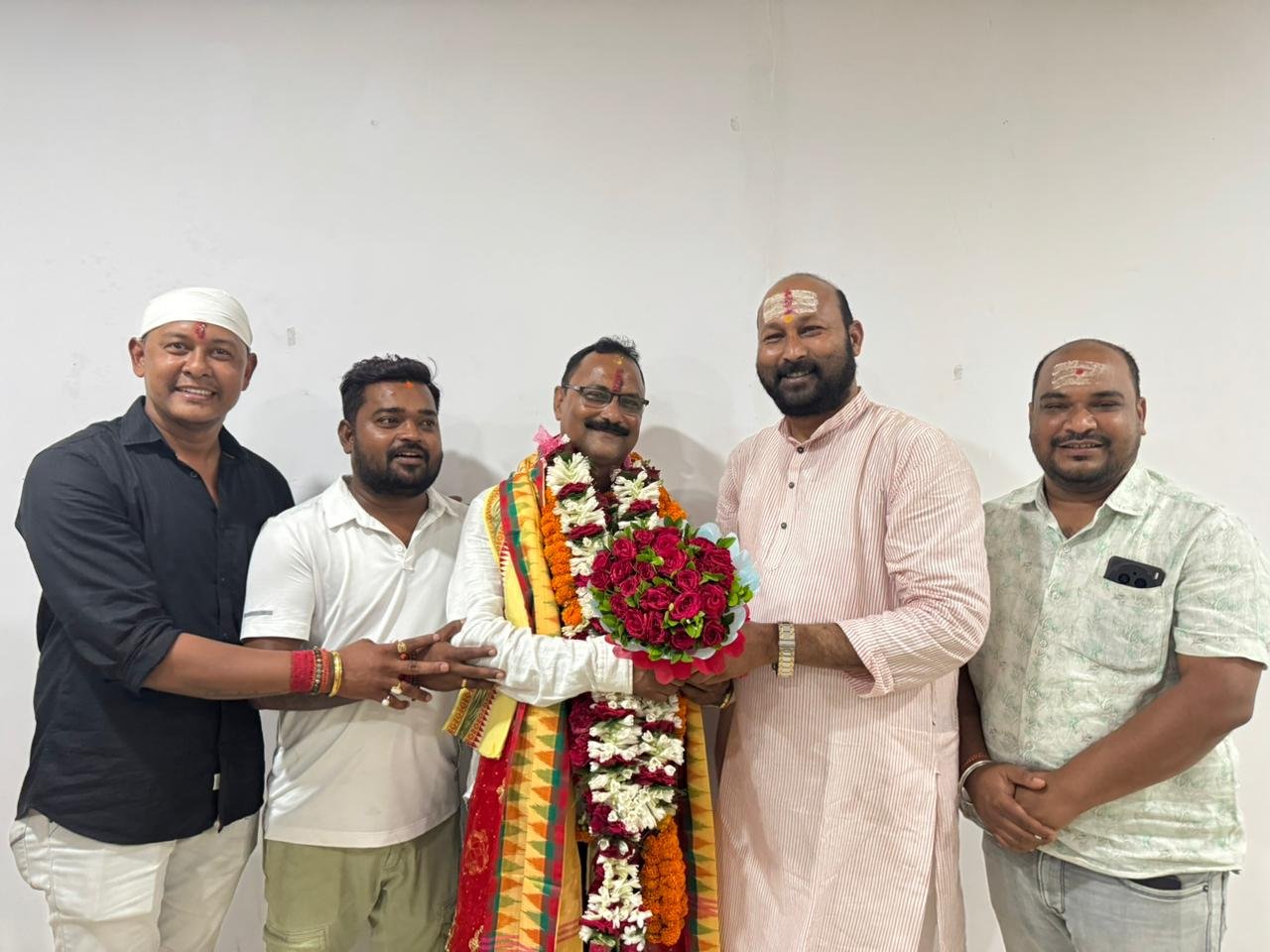 You are currently viewing ବାର୍ ଆସୋସିଏସନ ନିର୍ବାଚନ: ବିଜୟୀ ପ୍ରତିନିଧିଙ୍କୁ ତାଳଚେର ବିଧାୟକଙ୍କ ଶୁଭେଚ୍ଛା