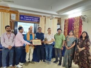 Read more about the article ଅନୁଗୁଳ ସ୍ୱୟଂଶାସିତ ମହାବିଦ୍ୟାଳୟରେ ପଦାର୍ଥ ବିଜ୍ଞାନ ଆଲୋଚନାଚକ୍ର ଆୟୋଜିତ