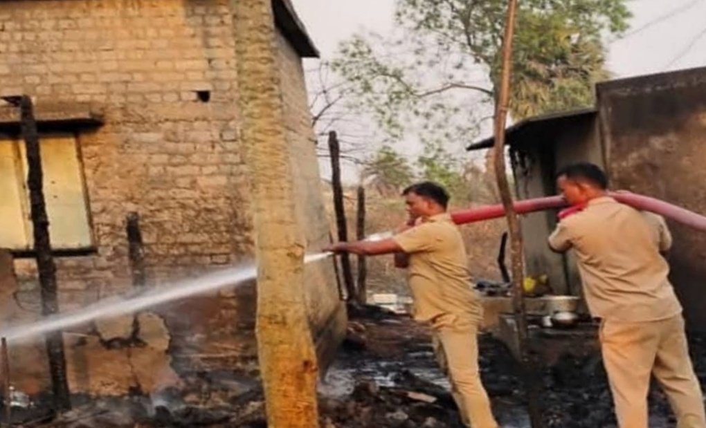 ସୁବର୍ଣ୍ଣପୁରରେ ଅଗ୍ନିକାଣ୍ଡ: ଜଳିଗଲା ୮ ଗୋଟି ଚାଳ ଏବଂ ଗୁହାଳ ଘର