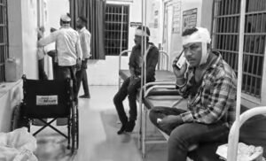 Read more about the article ବାହାଘରରେ ହଣାକଟା: ଭୁଜାଲି ମାଡ଼ରେ ୧୧ ଗୁରୁତର, ଛେଣ୍ଡିପଦାରେ ଚାପା ଉତ୍ତେଜନା