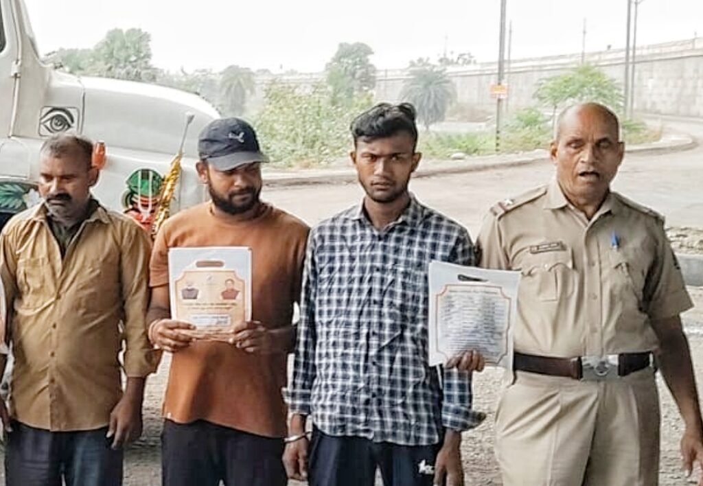 ନୂଆହତା ଓଭରବ୍ରିଜ୍ ନିକଟରେ ସଡ଼କ ସୁରକ୍ଷା ସଚେତନତା: ବେଗ ନିୟନ୍ତ୍ରଣ ଓ ସିଟ୍ ବେଲ୍ଟ ଉପରେ ଗୁରୁତ୍ୱ