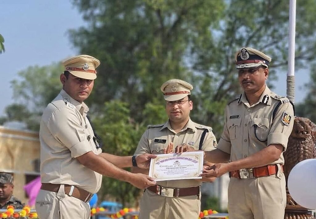 ରାଜ୍ୟ ଜ୍ୟସ୍ତରୀୟ ପୋଲିସ ପ୍ରତିଷ୍ଠା ଦିବସ ପାଳିତ: ଉଲ୍ଲେଖନୀୟ ପୋଲିସ ସେବା ପାଇଁ ୩୩ ପୋଲିସ ଅଧିକାରୀଙ୍କୁ ଆର୍ଥିକ ପୁରସ୍କାର ରାଶି ପ୍ରଦାନ