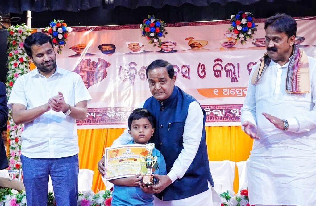 ଅନୁଗୁଳରେ ଓଡ଼ିଶା ଦିବସ ଓ ଜିଲ୍ଲା ପ୍ରତିଷ୍ଠା ଦିବସର ଧୁମ୍: ବରପୁତ୍ରଙ୍କୁ ଶ୍ରଦ୍ଧାଞ୍ଜଳି ସହ ସମୃଦ୍ଧ ଓଡ଼ିଶା ଗଠନର ସଙ୍କଳ୍ପ