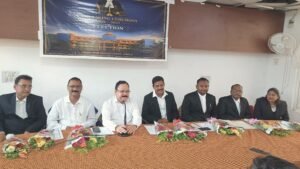 Read more about the article ଅନୁଗୁଳ ଓକିଲ ସଂଘର ନୂତନ କର୍ମକର୍ତ୍ତାଙ୍କ ଶପଥ ଗ୍ରହଣ: ନୂତନ ଭବନ ପାଇଁ କୋଟିଏ ଟଙ୍କାର ବ୍ୟୟ ଅଟକଳ ପ୍ରସ୍ତାବ