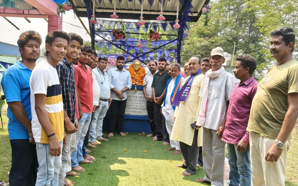 ଆମ୍ବେଦକର ଜୟନ୍ତୀ ପାଳିତ, ବାବା ସାହେବଙ୍କ ପ୍ରତିମୂର୍ତ୍ତିରେ ମାଲ୍ୟାର୍ପଣ