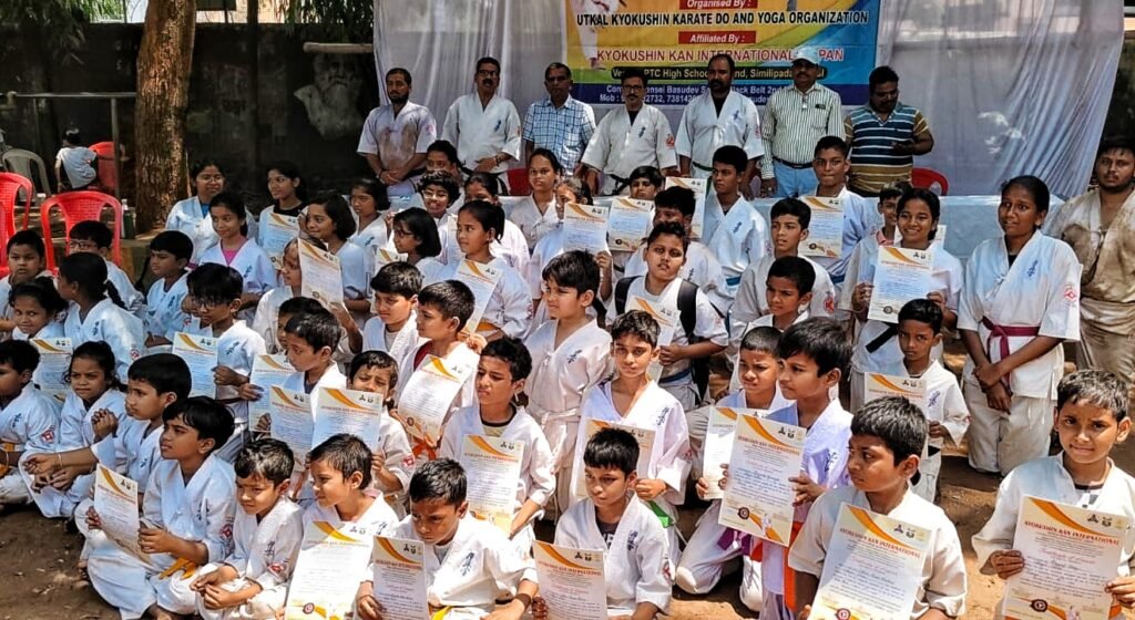 କରାଟେ ବେଲ୍ଟ ପରୀକ୍ଷଣ ଶିବିର