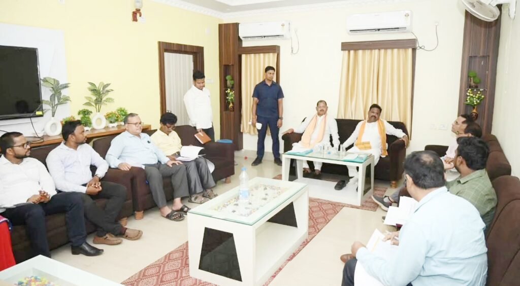 ରେଙ୍ଗାଳି ଜଳଭଣ୍ଡାର ହେବ କେଜ୍ କଲଚର ପ୍ରୟୋଗଶାଳା: ମନ୍ତ୍ରୀ ଗୋକୁଳାନନ୍ଦ ମଲ୍ଲିକ-ମତ୍ସ୍ୟ ଓ ପ୍ରାଣୀ ସମ୍ପଦ ବିକାଶ ଏବଂ ଏମଏସଏମଇ ବିଭାଗ କାର୍ଯ୍ୟକାରିତା ନେଇ ସମୀକ୍ଷା ବୈଠକ
