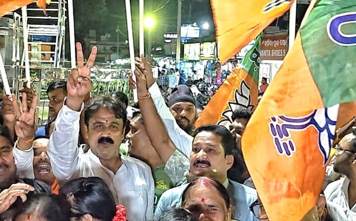 ବିଜେପିର ବିଜୟ ଉତ୍ସବ: ଉଲ୍ଲସିତ ଅନୁଗୁଳ, କର୍ମୀଙ୍କ ମଧ୍ୟରେ ପ୍ରବଳ ଉତ୍ସାହ