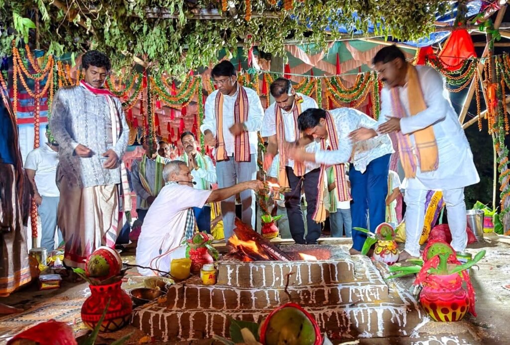 ବଜ୍ରକୋଟ ନୀଳକଣ୍ଠେଶ୍ୱର ମହାଦେବ ମନ୍ଦିର ପ୍ରତିଷ୍ଠା ମହୋତ୍ସବ, ଭଜନ ଓ ସାଂସ୍କୃତିକ କାର୍ଯ୍ୟକ୍ରମ ଆୟୋଜିତ