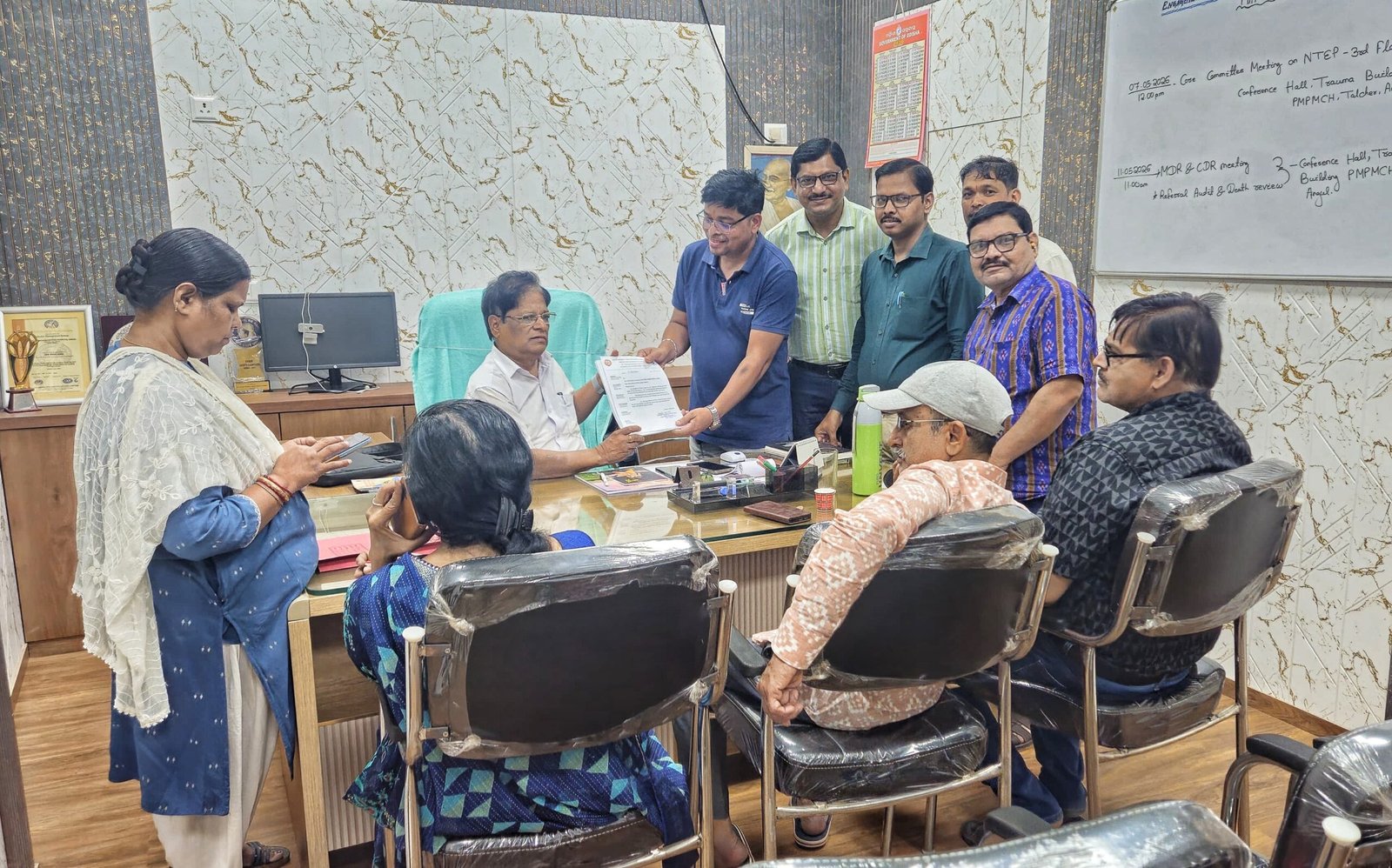 You are currently viewing ମୁଖ୍ୟମନ୍ତ୍ରୀଙ୍କୁ ଜିଲ୍ଲା ଫାର୍ମାସି ଅଧିକାରୀ ସଂଘର ଦାବି ପତ୍ର