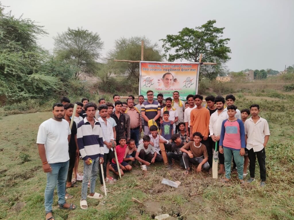 ଜଳ ସମସ୍ୟା ନେଇ କଂଗ୍ରେସର ନିଆରା ପ୍ରତିବାଦ: ଶୁଖିଲା ଚଉକୁଳି ବନ୍ଧରେ ଖେଳିଲେ କ୍ରିକେଟ ମ୍ୟାଚ୍