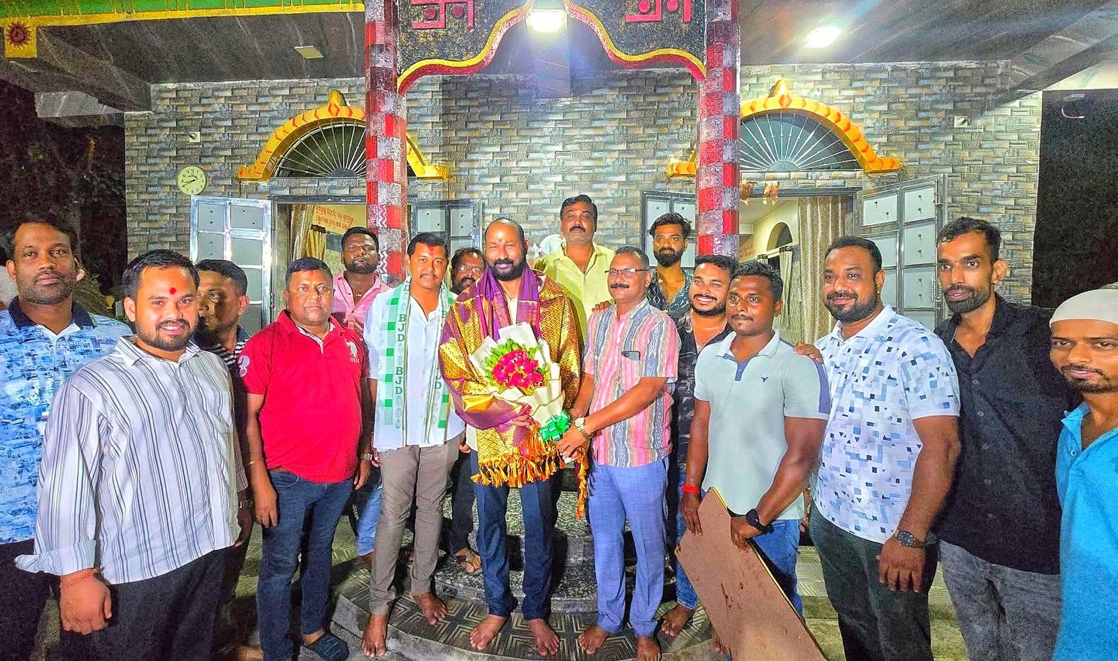 You are currently viewing ବିଜେଡି ହ୍ୱାଟସଆପ୍ ଗ୍ରୁପ୍‌ର ୧୦ ବର୍ଷ ପୂର୍ତ୍ତି, ବିଧାୟକ ବ୍ରଜକିଶୋର ପ୍ରଧାନଙ୍କ ଉପସ୍ଥିତିରେ ଉତ୍ସବ ପାଳିତ