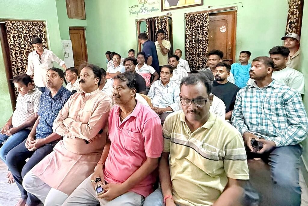 ବିଜେପି କର୍ମୀଙ୍କ ସହ ‘ମନ୍ କି ବାତ୍’ ଶୁଣିଲେ ଅନୁଗୁଳ ବିଧାୟକ