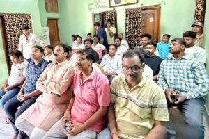 Read more about the article ବିଜେପି କର୍ମୀଙ୍କ ସହ ‘ମନ୍ କି ବାତ୍’ ଶୁଣିଲେ ଅନୁଗୁଳ ବିଧାୟକ