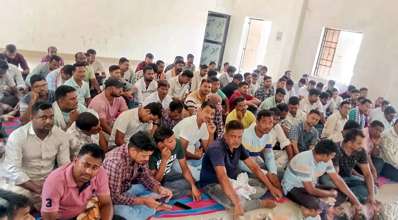 You are currently viewing ସ୍ମାର୍ଟ ମିଟର ନାଁରେ କର୍ମଚାରୀ ଛଟେଇ ଚକ୍ରାନ୍ତ ଅଭିଯୋଗ: ବିଦ୍ୟୁତ୍ କର୍ମଚାରୀ ସଂଘର ବୈଠକ