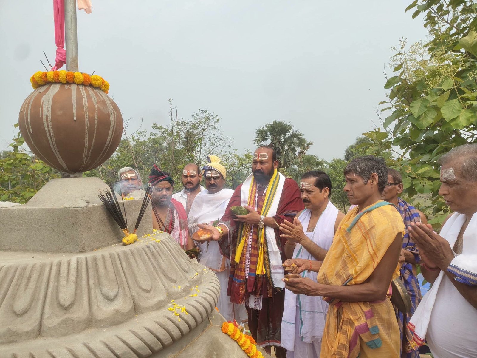 You are currently viewing ମା’ ମଙ୍ଗଳା ମନ୍ଦିରର ରତ୍ନମୁଦ ଉତ୍ସବ: ଯୋଗଦେଲେ ବିଧାୟକ