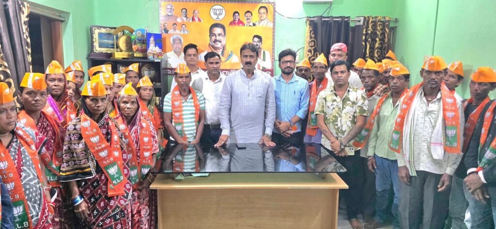 ବିଜେଡି ଛାଡି ବିଜେପିରେ ଯୋଗଦେଲେ ଗୋତମରାର ବହୁ ସକ୍ରିୟ କର୍ମୀ