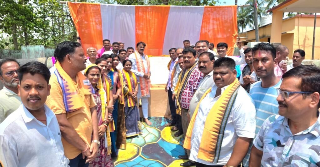 ଗୋଦାବରୀଶ ମିଶ୍ର ଆଦର୍ଶ ପ୍ରାଥମିକ ବିଦ୍ୟାଳୟ ଯୋଜନା: ଭିତ୍ତିପ୍ରସ୍ତର ସ୍ଥାପନ କଲେ ବିଧାୟକ ପ୍ରତାପ ଚନ୍ଦ୍ର ପ୍ରଧାନ