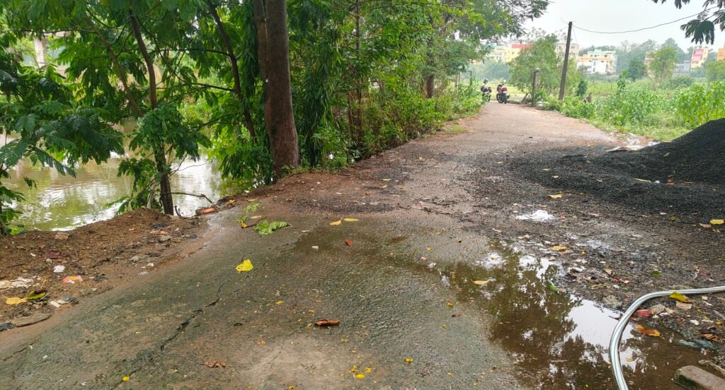 ସାଂଘାତିକ!! କଂସେଇ ଛେଳି ଓ କୁକୁଡ଼ା ରକ୍ତ ଛାଡୁଛନ୍ତି ପୋଖରୀକୁ