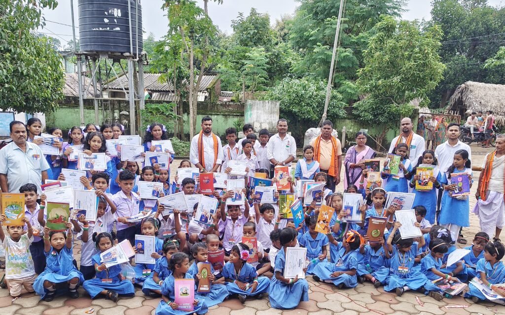 ସ୍ୱାଧୀନତା ଦିବସରେ ଦୁଲୁକିଲା ଶରଧାପୁର: ଛାତ୍ରଛାତ୍ରୀଙ୍କ ଦେଶାତ୍ମବୋଧକ ନୃତ୍ୟ ଓ ସଙ୍ଗୀତରେ ବିଭୋର ହେଲେ ଦର୍ଶକ