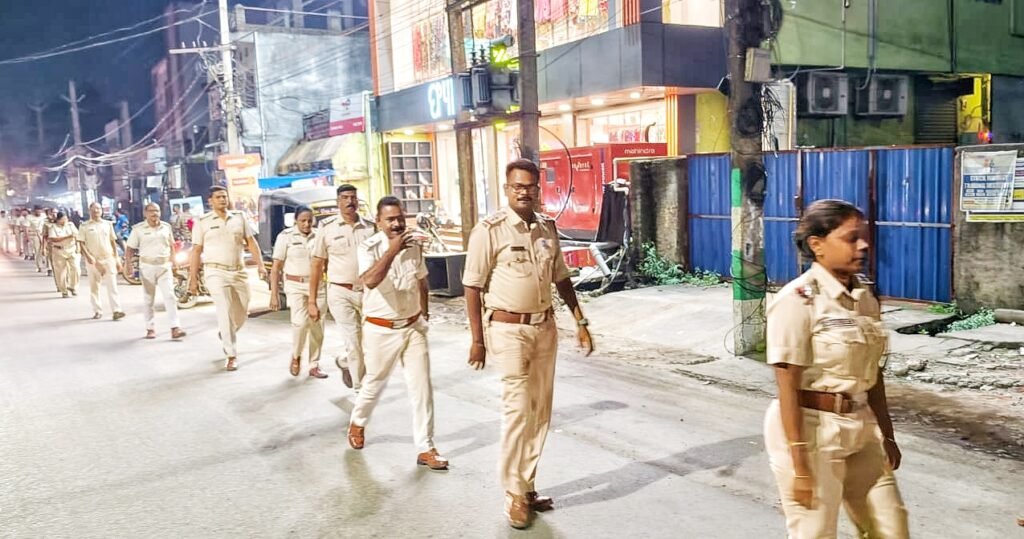 ଶାନ୍ତିଶୃଙ୍ଖଳା ସହ ପାର୍ବଣ ପାଳନ ପାଇଁ ତାଳଚେର ଟାଉନ ପୋଲିସର ଫ୍ଲାଗମାର୍ଚ୍ଚ