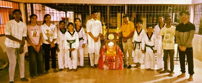 You are currently viewing ଅନୁଗୋଳ ତାଇକୋଣ୍ଡୋ ଆସୋସିଏସନ୍ ପକ୍ଷରୁ ଗୁରୁ ଦିବସ ପାଳିତ, ଗୁରୁଙ୍କ କଥା ମାନିବାକୁ ପରାମର୍ଶ