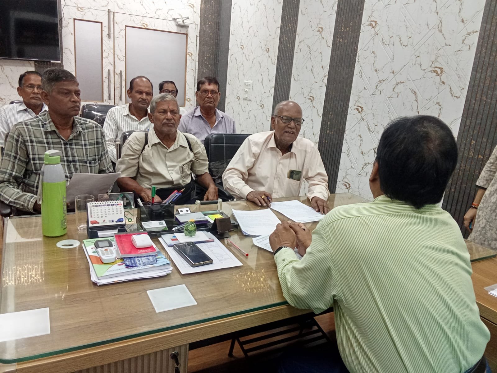 You are currently viewing ଅନୁଗୋଳରେ ତୁଟୁନି ସ୍ୱାସ୍ଥ୍ୟ ସମସ୍ୟା: ‘ଜନଜୀବନ ସୁରକ୍ଷା କମିଟି’ ପକ୍ଷରୁ ସିଡିଏମଓଙ୍କୁ ଦାବିପତ୍ର