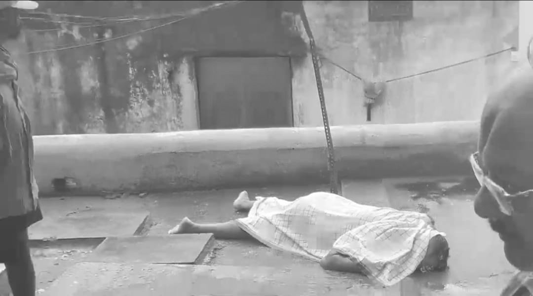 You are currently viewing ଛାତରୁ ପଡ଼ି ଯୁବକଙ୍କ ମୃତ୍ୟୁ, କାରଣ ଅସ୍ପଷ୍ଟ