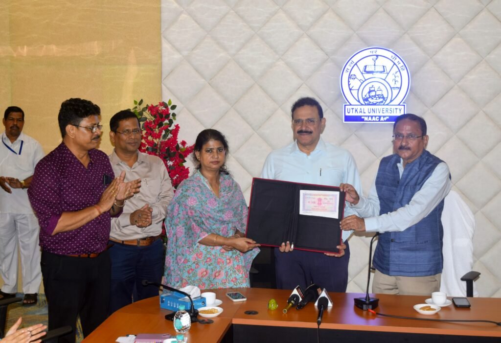 ଜେଲ୍ ଅନ୍ତେବାସୀଙ୍କୁ ମାଗଣା ଉଚ୍ଚଶିକ୍ଷା ଦେବ ଉତ୍କଳ ବିଶ୍ୱବିଦ୍ୟାଳୟ: କାରାଗାର ନିର୍ଦ୍ଦେଶାଳୟ ସହ ସ୍ୱାକ୍ଷରିତ ହେଲା ବୁଝାମଣାପତ୍ର