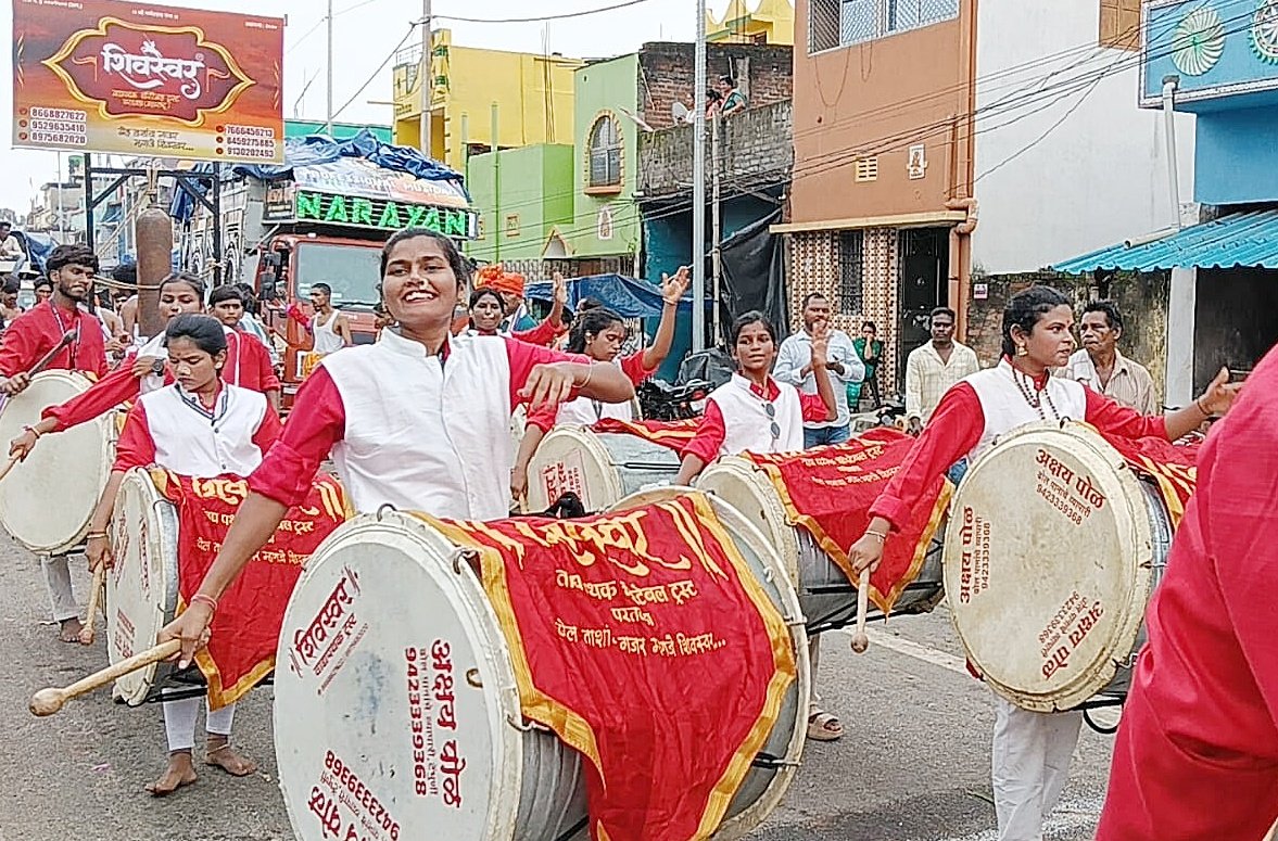 You are currently viewing ଜନସମୁଦ୍ର ମଧ୍ୟରେ ବିଦାୟ ନେଲେ ପ୍ରଭୁ ଗଜାନନ, ୩୫ ମେଢ଼ ସହ ଜମିଲା ଭସାଣି