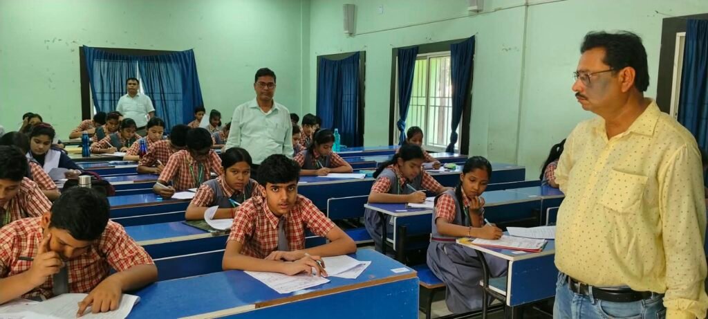 ଅନୁଗୋଳରେ ଦୀନଦୟାଲ ସ୍ପର୍ଶ ଛାତ୍ରବୃତ୍ତି ପରୀକ୍ଷା