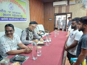 Read more about the article ବଅଁରପାଳରେ ଜିଲ୍ଲା ସ୍ତରୀୟ ମିଳିତ ଜନଶୁଣାଣି: ୩୬ଟି ମଧ୍ୟରୁ ୩୪ଟି ବ୍ୟକ୍ତିଗତ ଓ ୨ଟି ଗ୍ରାମ୍ୟ ଅଭିଯୋଗ ଫଇସଲା