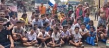 ଅତିଷ୍ଠ ହେଲା ରାସ୍ତା ଦୁରବସ୍ଥା, ରାଜରାସ୍ତାକୁ ଓହ୍ଲାଇଲେ ଛାତ୍ରଛାତ୍ରୀ