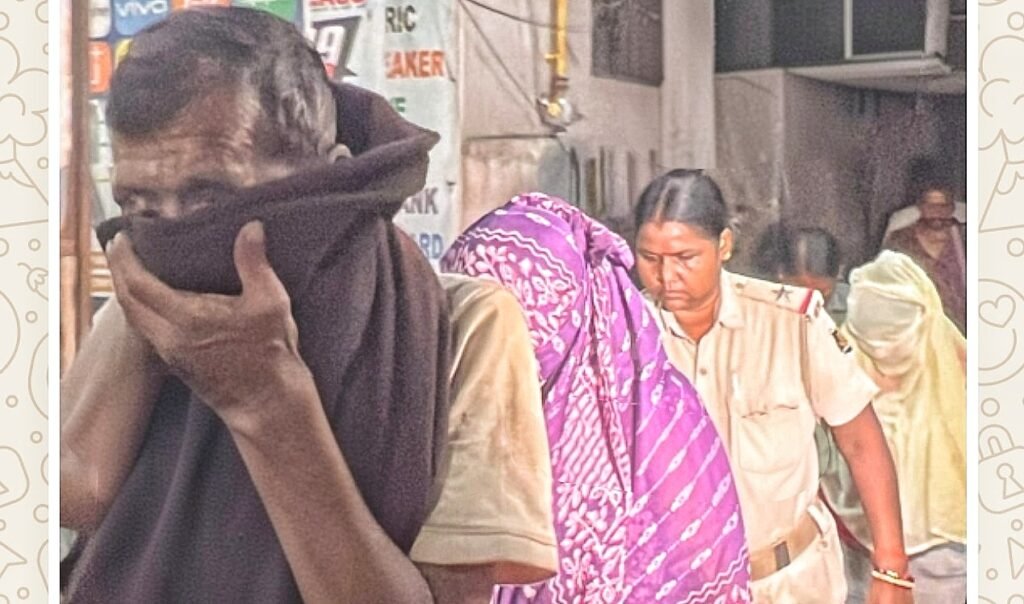 ଘର ଆଗରେ ଇନିସପେକ୍ଟରଙ୍କ ନେମ୍‌ପ୍ଲେଟ୍, ଭିତରେ ଚାଲିଥିଲା ଦେହ ବ୍ୟବସାୟ!