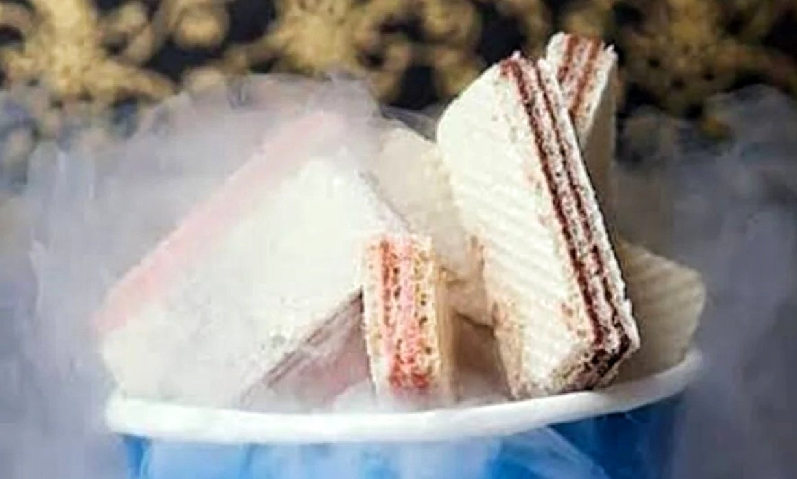 You are currently viewing ବିଶ୍ଵକର୍ମା ମେଳାରେ ଚଢ଼ାଉ: ସ୍ମୋକ ବିସ୍କୁଟ ବ୍ୟବସାୟକୁ ସିଲ୍ କଲା ଖାଦ୍ୟ ସୁରକ୍ଷା ଟାସ୍କଫୋର୍ସ